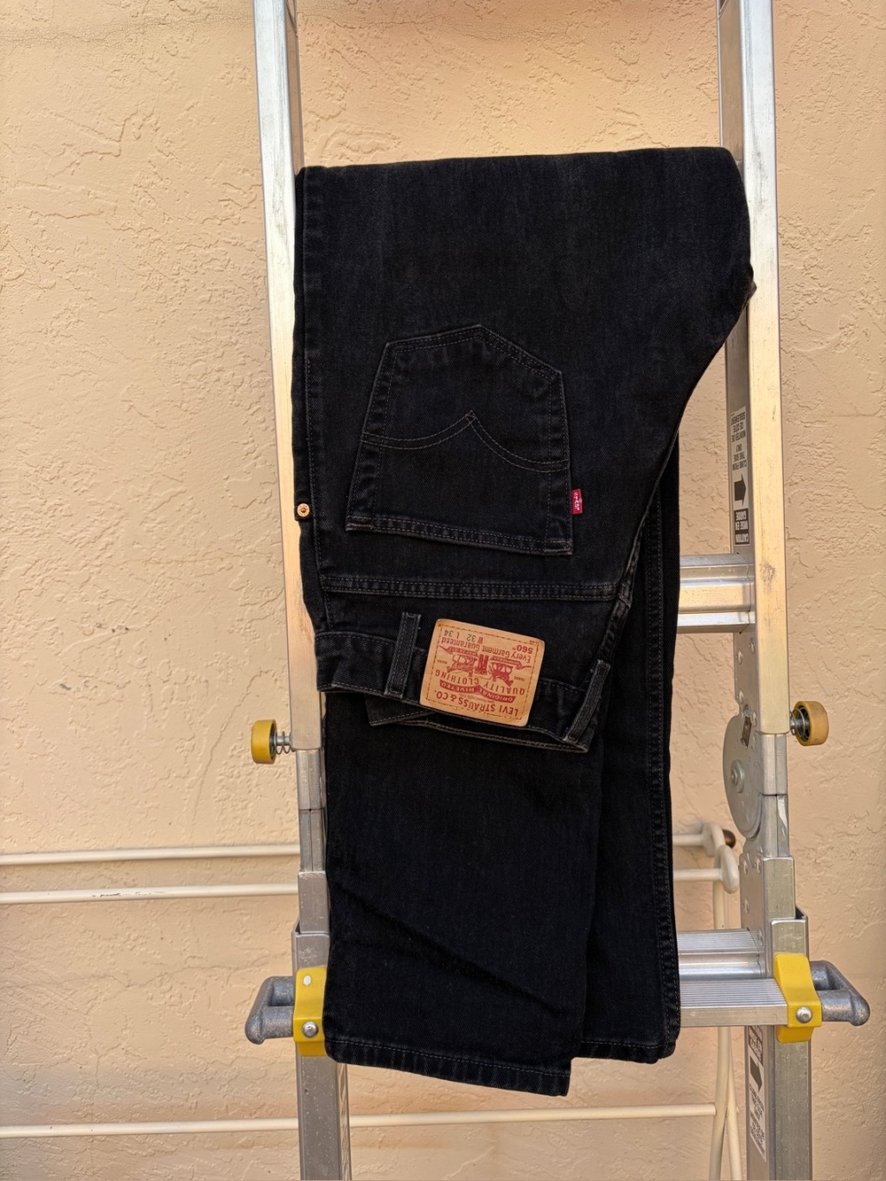 Levi's 560’s Black Men's Jeans - Classic Five-Pocket Denim Loose Fit Tapered Leg